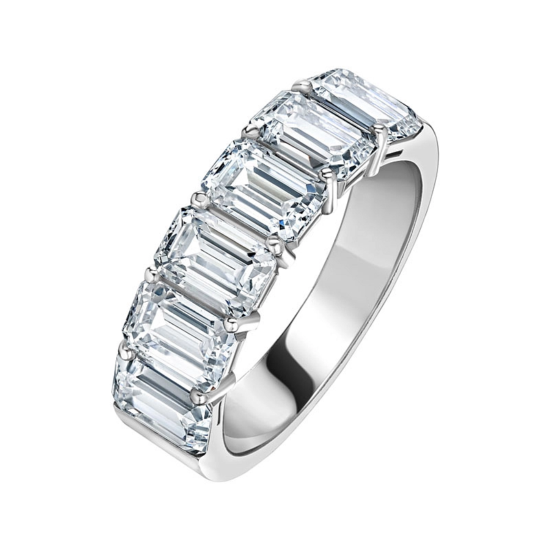 Кольцо из белого золота с бриллиантами изумрудной огранки. Модель EMERALD18-540